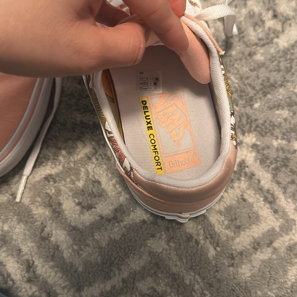 Vans size 7.5 - Picture 9 of 10